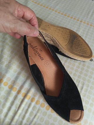 Zapatos negros de cuña