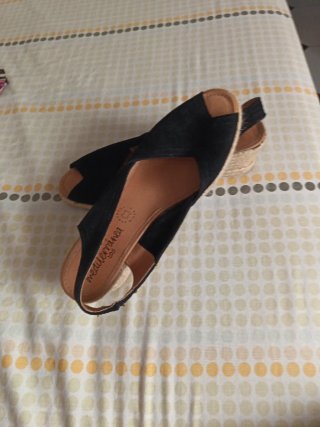 Zapatos negros de cuña
