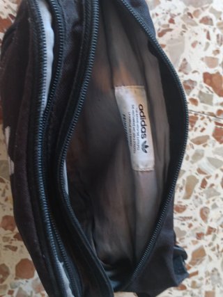 Riñonera Adidas Negra