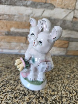 Figura cerámica vintage conejos cesta