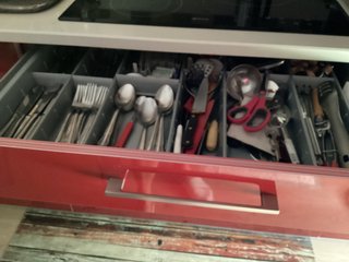 Muebles de cocina rojos con brillo
