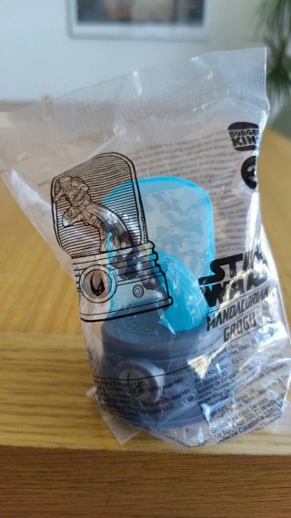 Figura Star Wars Mandalorian y Grogu Burger King