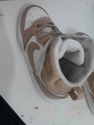 Zapatillas Nike altas color beige y blanco