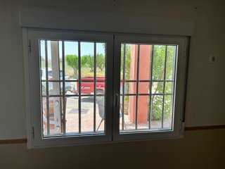 Ventanas de aluminio con rejas