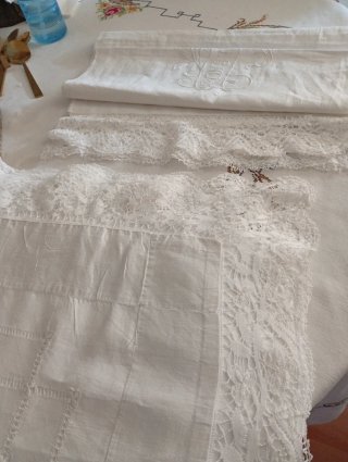 Juego cama Hilo y bolillos hecho a mano color blan