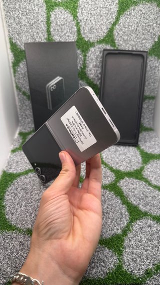 Samsung Z Flip 6 256GB Gray - Batteria 100%