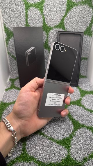 Samsung Z Flip 6 256GB Gray - Batteria 100%