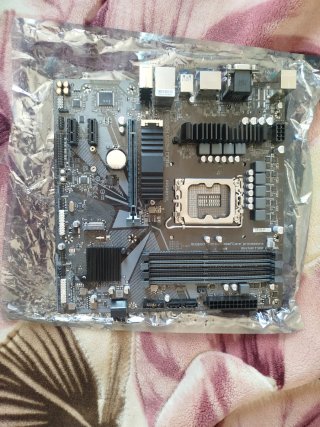 Placa Base Gigabyte B660M DS3H DDR4