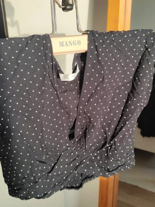 Conjunto crop top y falda lunares