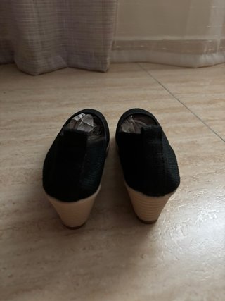 Zapatillas cuña tela negras