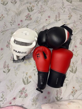 Protector cabeza y guantes boxeo Fujimae