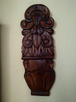Dos figuras decorativas madera tallada