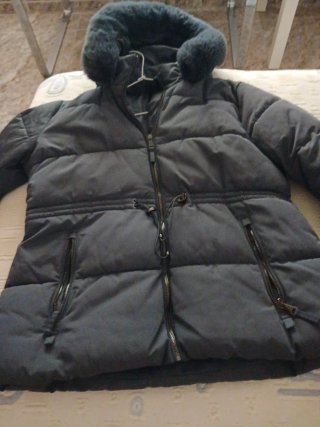 Plumífero Easy Wear gris con capucha