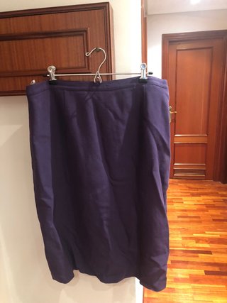 Falda morada talla 52