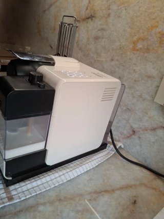 Cafetera Nespresso Lattissima Touch Automática