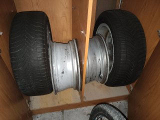 Llantas 16 Renault, con 2 neumáticos Michelin Cros