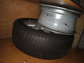 Llantas 16 Renault, con 2 neumáticos Michelin Cros