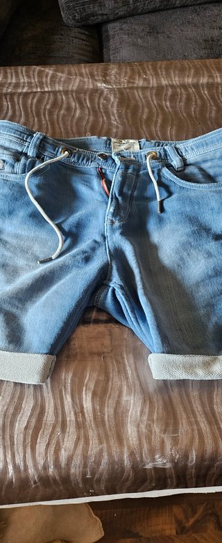 Pantalón corto elástico azul