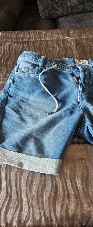 Pantalón corto elástico azul