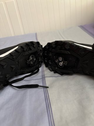 Zapatillas negras con calas