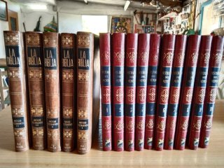Colecciones de libros diferentes