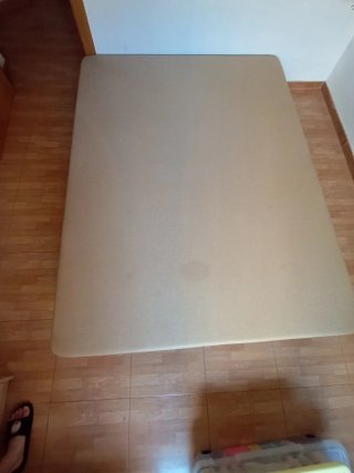 Somier tapizado beige/marrón