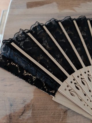 Abanico Vintage Negro Bambú Encaje
