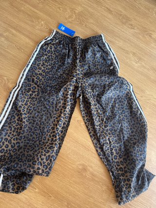 Pantalón  estampado leopardo