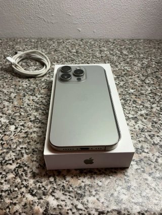 Iphone 15 Pro Plateado 256GB como nuevo!