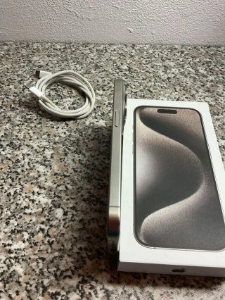 Iphone 15 Pro Plateado 256GB como nuevo!