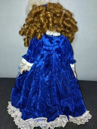 Bambola porcellana vintage da collezione