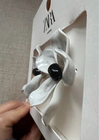 Pendientes flor Zara nuevos