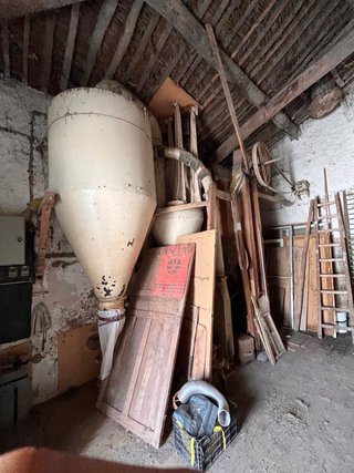 Maquinaria Molino Antigua: Silo, Poleas, Motor