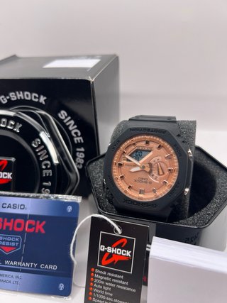 Casio G-Shock Negro y Dorado