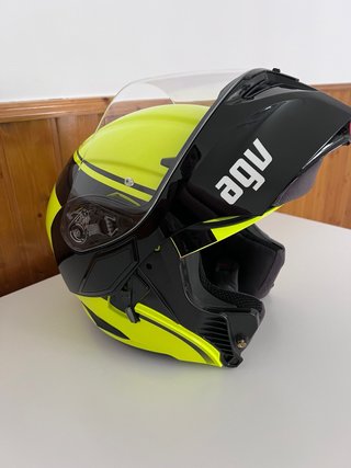 Casco modular AGV amarillo y negro