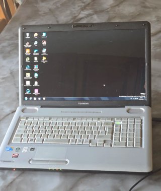 Toshiba Satellite L550-130 (Schermo 17.3")
