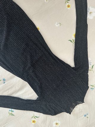 Vestido negro transparente con brillos