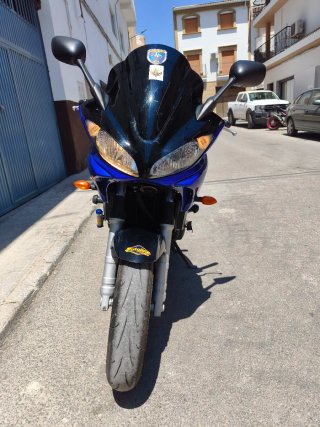 Yamaha FZ6 Azul - Moto Deportiva