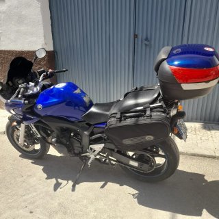 Yamaha FZ6 Azul - Moto Deportiva