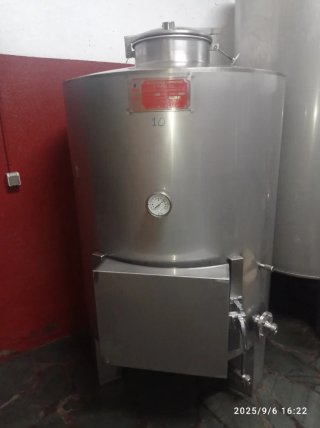 Depósitos de acero inoxidable para vino.
