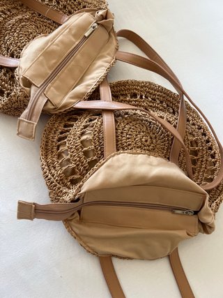 Bolsos de playa redondos de rafia