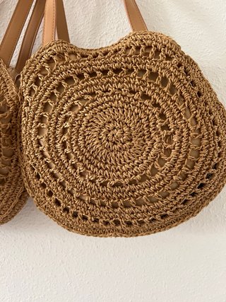 Bolsos de playa redondos de rafia