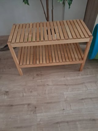 Estantería de madera maciza