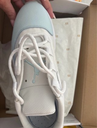 Jordan 11 CMFT Low Ice Blue