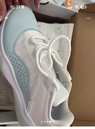 Jordan 11 CMFT Low Ice Blue