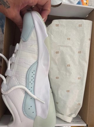 Jordan 11 CMFT Low Ice Blue