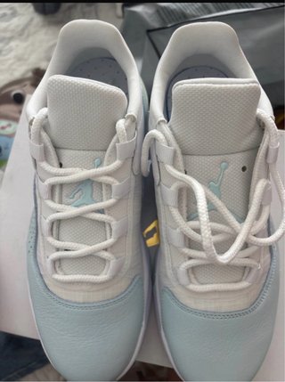 Jordan 11 CMFT Low Ice Blue