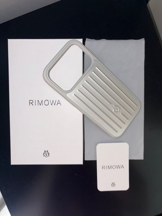 Funda Rimowa iPhone 17 Pro Plateada
