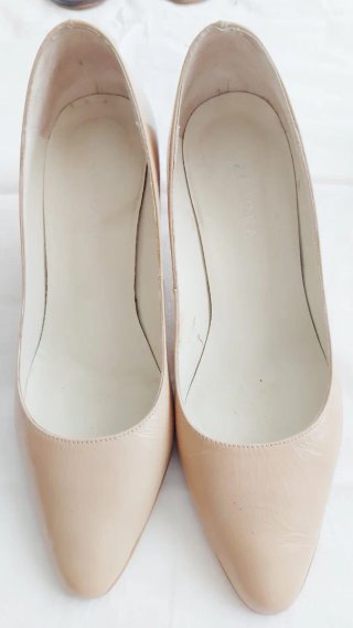 Zapatos de salón beige talla 38