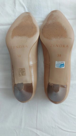 Zapatos de salón beige talla 38